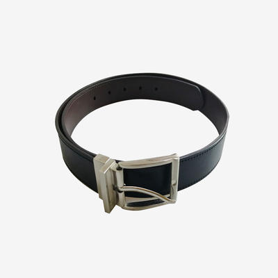 Black rotating buckle belt